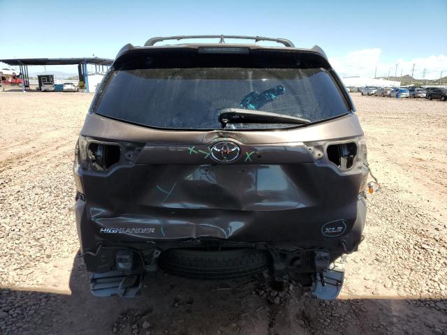 Photo 6 from auction – 2018 TOYOTA HIGHLANDER with VIN 5TDKZRFH9JS245345