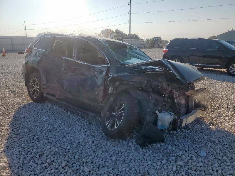 Photo 4 from auction – 2018 TOYOTA HIGHLANDER with VIN 5TDZZRFH4JS252105