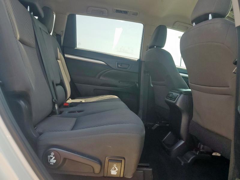 Photo 11 from auction – 2019 TOYOTA HIGHLANDER with VIN 5TDZARFH2KS042854