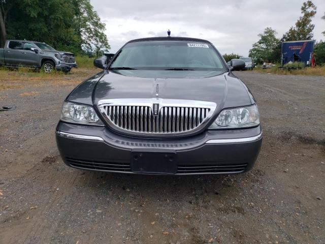 Photo 5 from auction – 2007 LINCOLN TOWN CAR E with VIN 1L1FM88W67Y638140