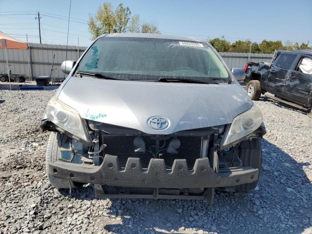 Photo 5 from auction – 2013 TOYOTA SIENNA XLE with VIN 5TDYK3DC3DS332004