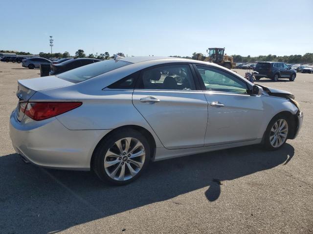 Photo 3 from auction – 2011 HYUNDAI SONATA SE with VIN 5NPEC4AC8BH160999