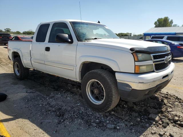 Photo 4 from auction – 2006 CHEVROLET SILVERADO with VIN 1GCEK19BX6Z166590