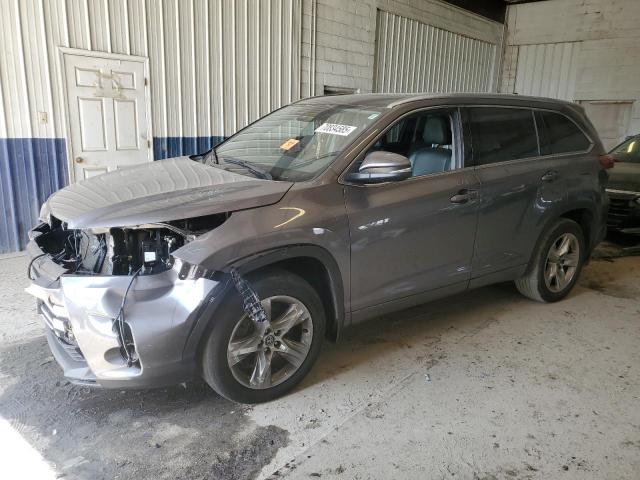 TOYOTA HIGHLANDER 2018 with VIN 5TDDZRFH6JS822146 - Photo from auction