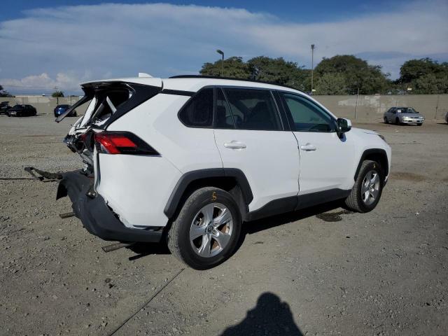 Photo 3 from auction – 2021 TOYOTA RAV4 XLE with VIN 2T3W1RFVXMC099704
