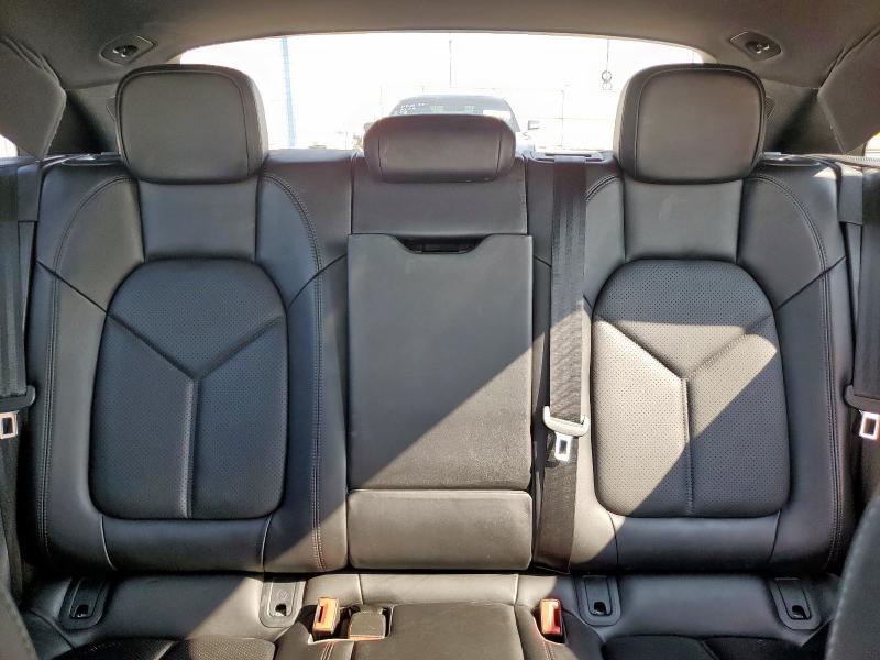 Photo 10 from auction – 2018 PORSCHE MACAN with VIN WP1AA2A58JLB04662