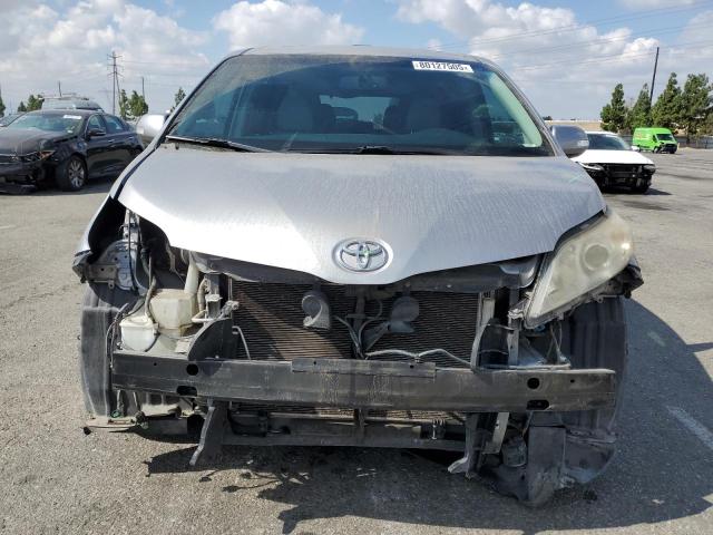 Photo 5 from auction – 2013 TOYOTA SIENNA XLE with VIN 5TDYK3DC6DS371279