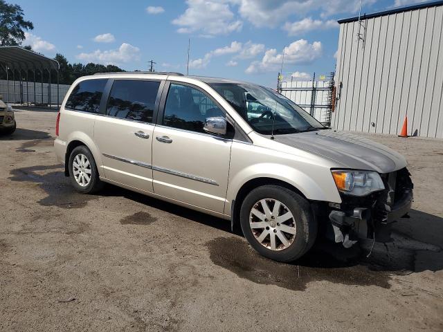 Photo 4 from auction – 2015 CHRYSLER TOWN & COU with VIN 2C4RC1CG8FR572428