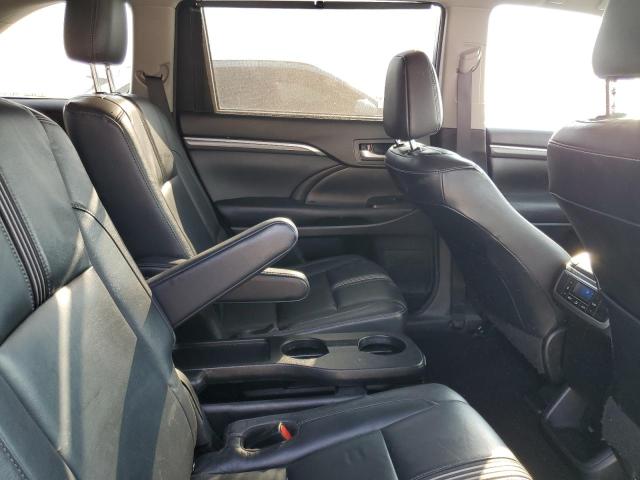 Photo 11 from auction – 2017 TOYOTA HIGHLANDER with VIN 5TDJZRFH9HS452792