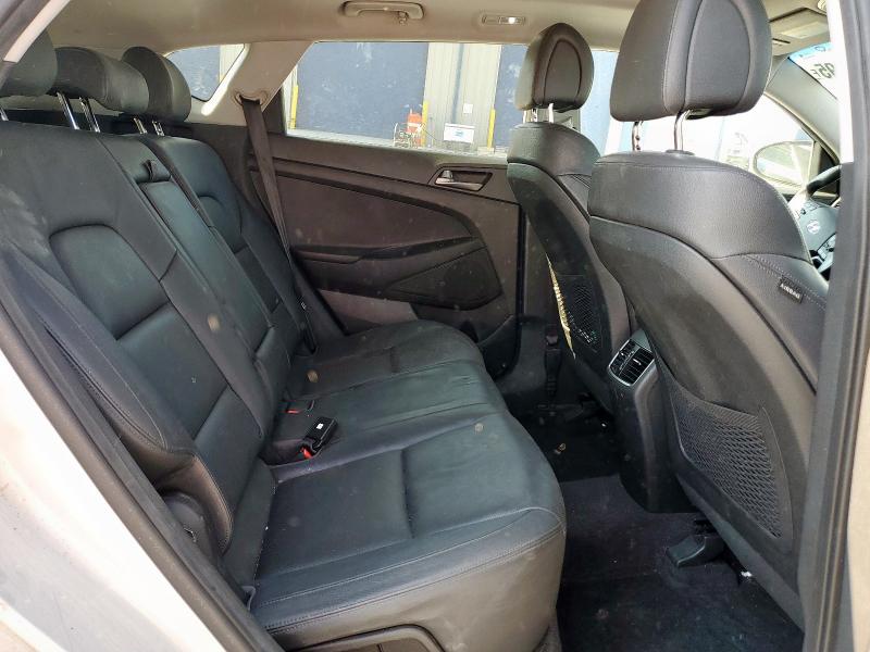 Photo 11 from auction – 2017 HYUNDAI TUCSON with VIN KM8J3CA21HU286020