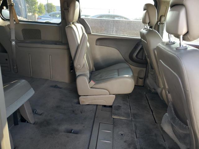 Photo 11 from auction – 2016 CHRYSLER TOWN & COU with VIN 2C4RC1BG3GR289941