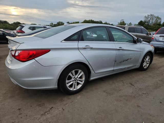 Photo 3 from auction – 2013 HYUNDAI SONATA GLS with VIN 5NPEB4AC3DH688097