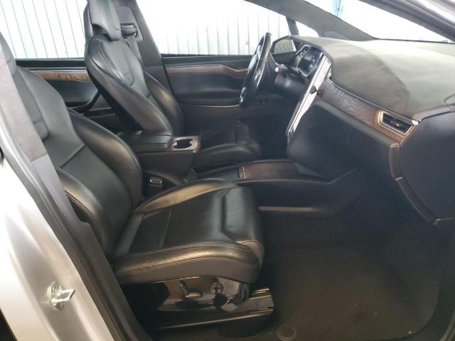 Photo 7 from auction – 2017 TESLA MODEL X with VIN 5YJXCBE24HF044611