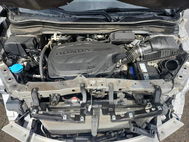 Photo 11 from auction – 2017 HONDA RIDGELINE with VIN 5FPYK3F58HB002634