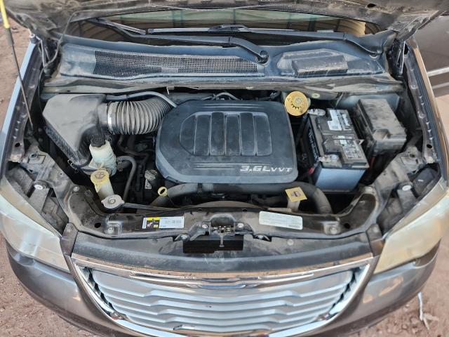 Photo 12 from auction – 2016 CHRYSLER TOWN & COU with VIN 2C4RC1BGXGR193630