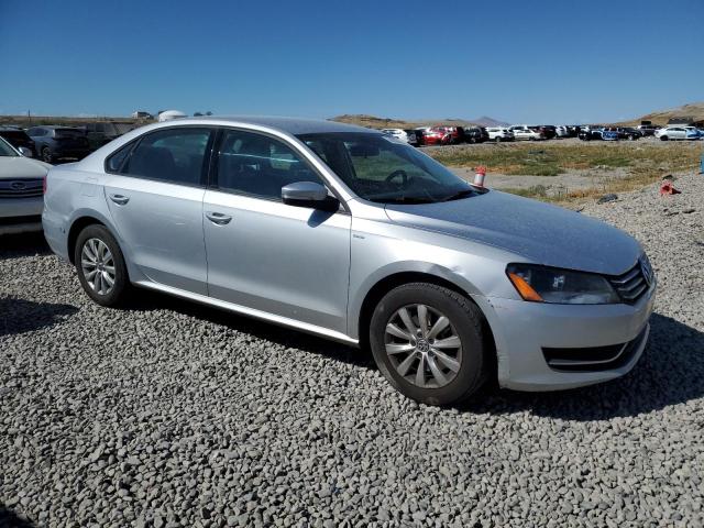 Photo 4 from auction – 2015 VOLKSWAGEN PASSAT S with VIN 1VWAT7A33FC060307