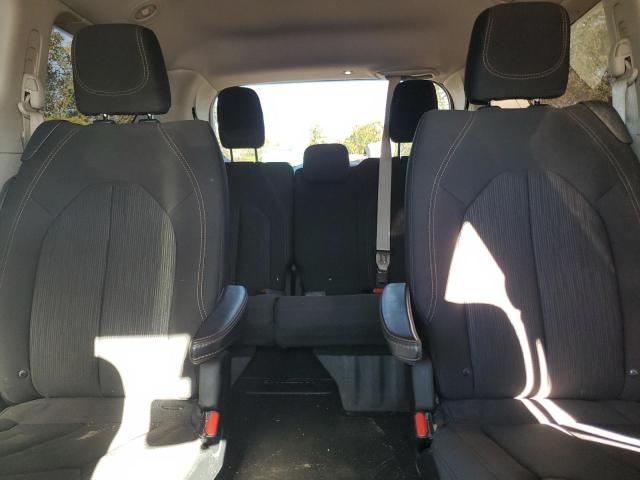 Photo 10 from auction – 2017 CHRYSLER PACIFICA T with VIN 2C4RC1DGXHR588888
