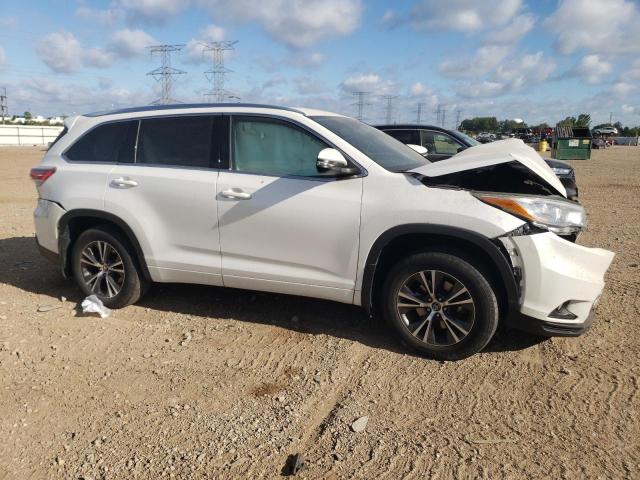 Photo 4 from auction – 2016 TOYOTA HIGHLANDER with VIN 5TDJKRFH7GS318656
