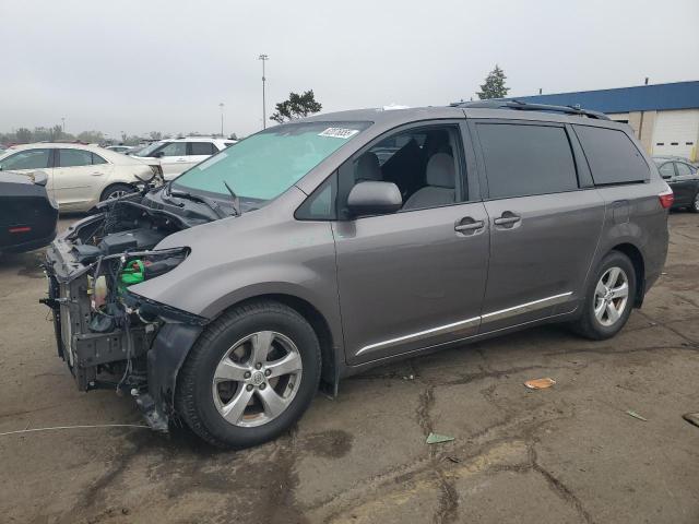 Photo 1 from auction – 2017 TOYOTA SIENNA LE with VIN 5TDKZ3DC9HS882895