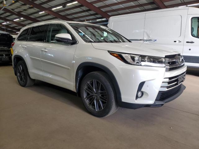 Photo 4 from auction – 2018 TOYOTA HIGHLANDER with VIN 5TDDZRFH3JS900320