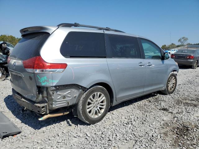 Photo 3 from auction – 2013 TOYOTA SIENNA XLE with VIN 5TDYK3DC3DS332004
