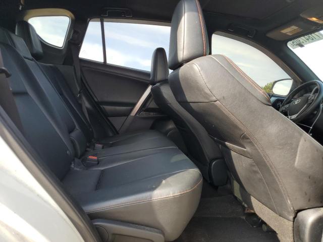 Photo 11 from auction – 2016 TOYOTA RAV4 SE with VIN JTMNFREVXGJ091179
