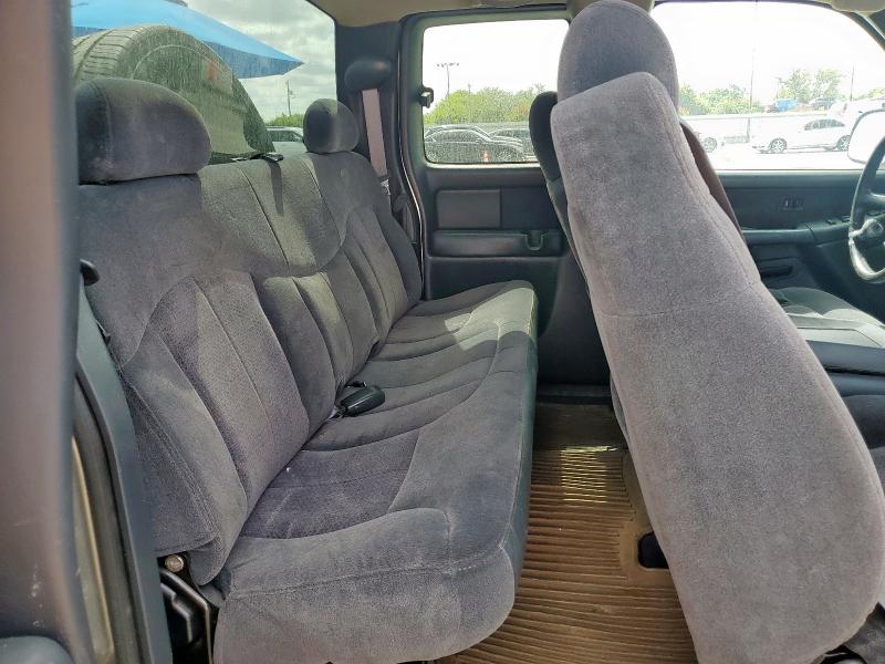 Photo 10 from auction – 2001 CHEVROLET SILVERADO C1500 with VIN 2GCEC19T411399923