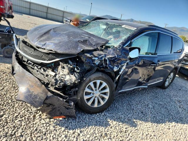 CHRYSLER PACIFICA T 2017 with VIN 2C4RC1BG6HR569662 - Photo from auction