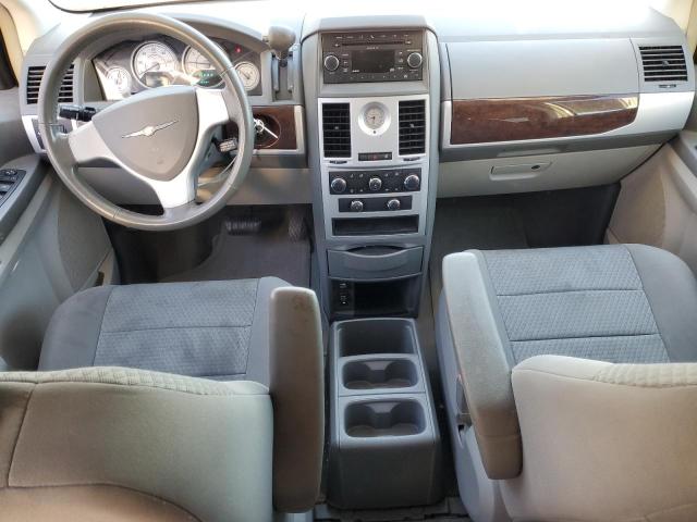 Photo 8 from auction – 2010 CHRYSLER TOWN & COU with VIN 2A4RR5D12AR198403