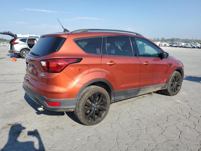 Photo 3 from auction – 2019 FORD ESCAPE SE with VIN 1FMCU0GD4KUC05919