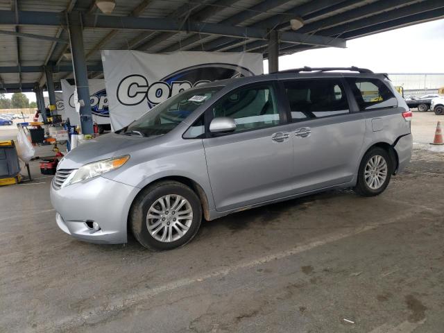 TOYOTA SIENNA XLE 2014 with VIN 5TDYK3DCXES513506 - Photo from auction