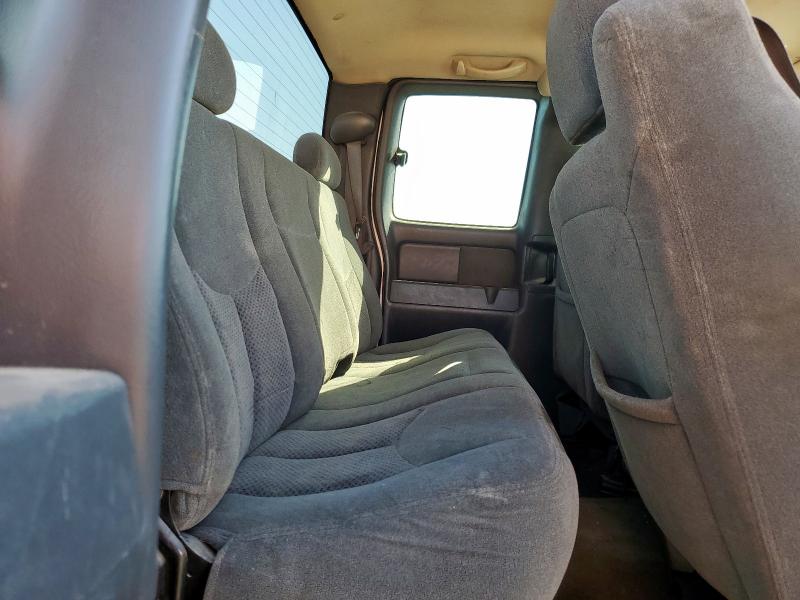 Photo 10 from auction – 2004 CHEVROLET SILVERADO with VIN 1GCEK19T34Z191594