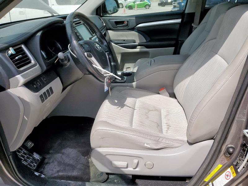 Photo 7 from auction – 2017 TOYOTA HIGHLANDER LE with VIN 5TDZZRFH1HS216897
