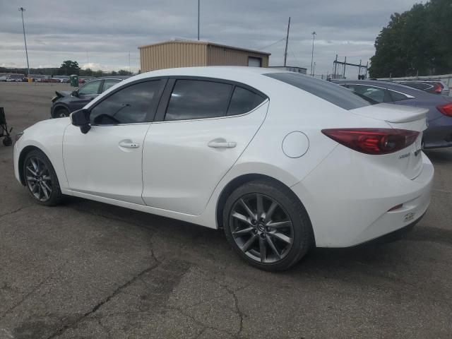 Photo 2 from auction – 2018 MAZDA 3 TOURING with VIN 3MZBN1V3XJM160563