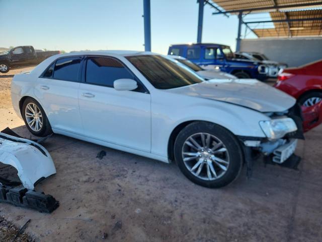 Photo 4 from auction – 2017 CHRYSLER 300 LIMITE with VIN 2C3CCAAG1HH576973