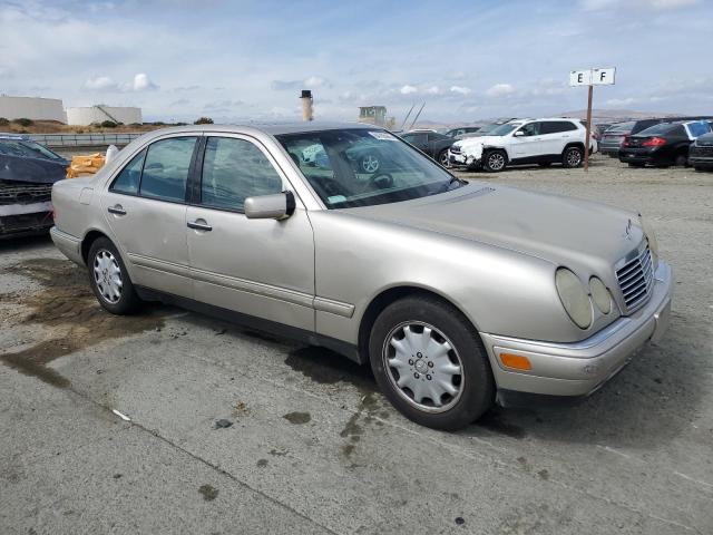 Photo 4 from auction – 1998 MERCEDES-BENZ E 320 with VIN WDBJF65F9WA667010