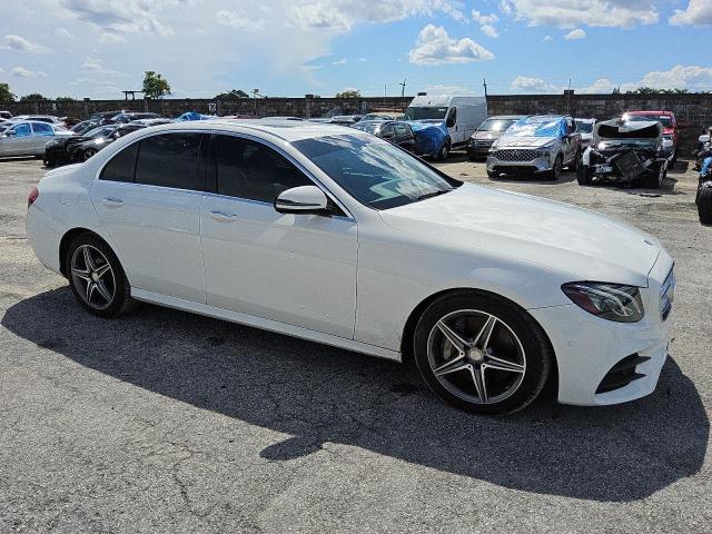 Photo 4 from auction – 2017 MERCEDES-BENZ E 300 with VIN WDDZF4JBXHA008907
