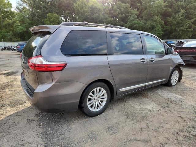 Photo 3 from auction – 2017 TOYOTA SIENNA XLE with VIN 5TDYZ3DC3HS866704