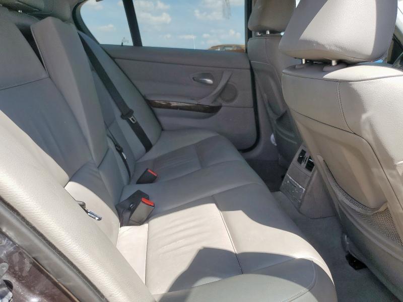 Photo 10 from auction – 2006 BMW 330 I with VIN WBAVB33546PS14561