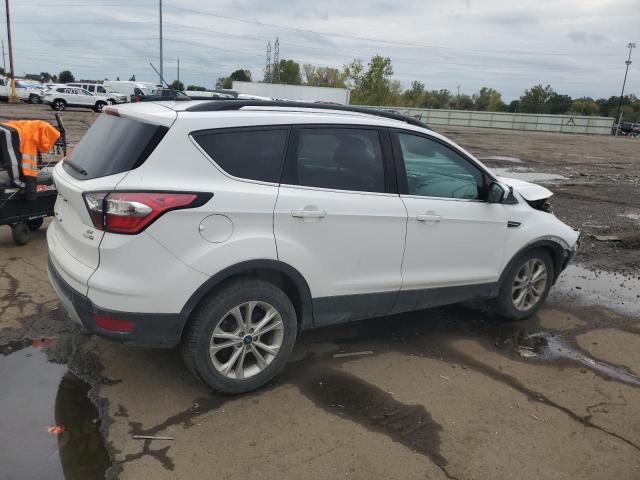 Photo 3 from auction – 2017 FORD ESCAPE SE with VIN 1FMCU9GD3HUC32669