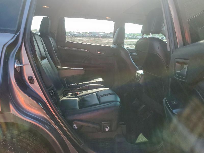 Photo 10 from auction – 2019 TOYOTA HIGHLANDER with VIN 5TDKZRFH5KS318535