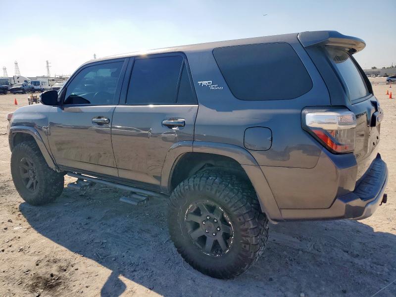 Photo 2 from auction – 2020 TOYOTA 4RUNNER SR with VIN JTEBU5JR4L5772351