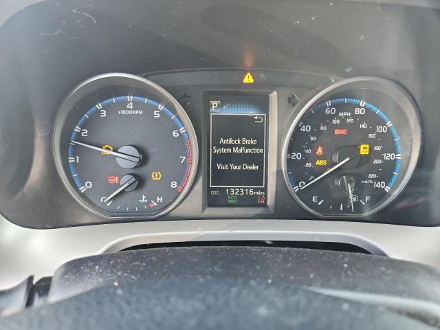 Photo 9 from auction – 2017 TOYOTA RAV4 XLE with VIN JTMRFREV9HD209322