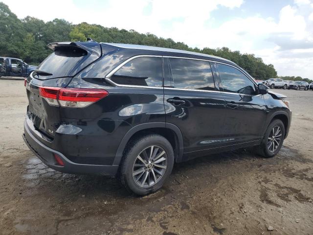 Photo 3 from auction – 2017 TOYOTA HIGHLANDER with VIN 5TDKZRFH0HS209702