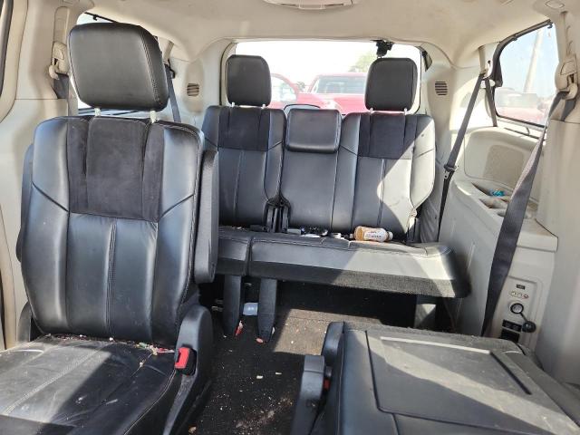 Photo 10 from auction – 2015 CHRYSLER TOWN & COU with VIN 2C4RC1GG5FR565947