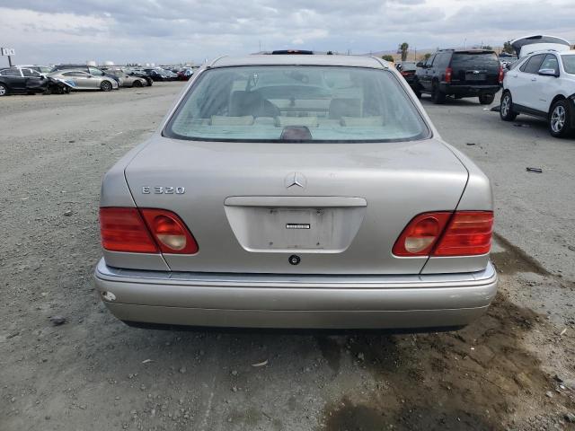Photo 6 from auction – 1998 MERCEDES-BENZ E 320 with VIN WDBJF65F9WA667010