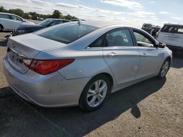 Photo 3 from auction – 2011 HYUNDAI SONATA with VIN 5NPEC4AC6BH080150