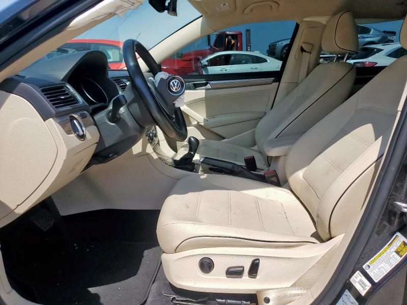 Photo 7 from auction – 2018 VOLKSWAGEN PASSAT SE with VIN 1VWBA7A35JC043172