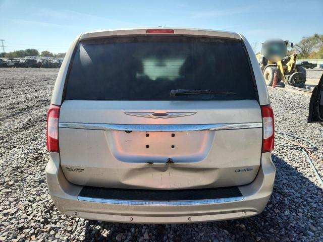 Photo 6 from auction – 2015 CHRYSLER TOWN & COU with VIN 2C4RC1GG5FR565947