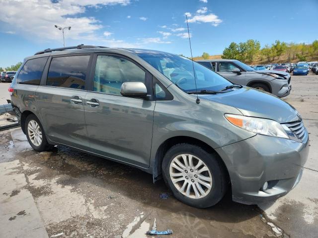 Photo 4 from auction – 2014 TOYOTA SIENNA XLE with VIN 5TDYK3DC4ES415104